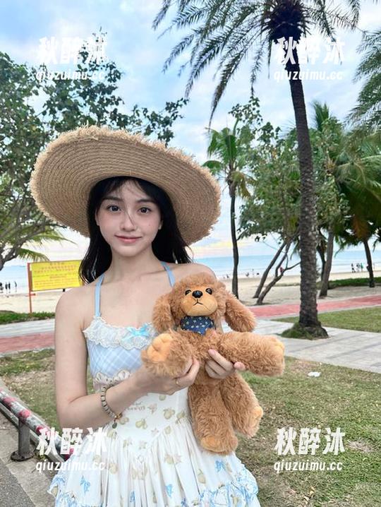 51吃瓜 当51吃瓜官网“更新”时,我的手忙脚乱,不小心把冰淇淋洒了,快来帮我捡瓜!