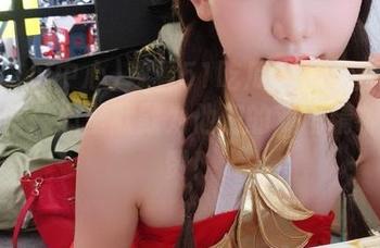 观看51吃瓜中心这些明星的操作，心里默默为他们的戏精精神点个赞！