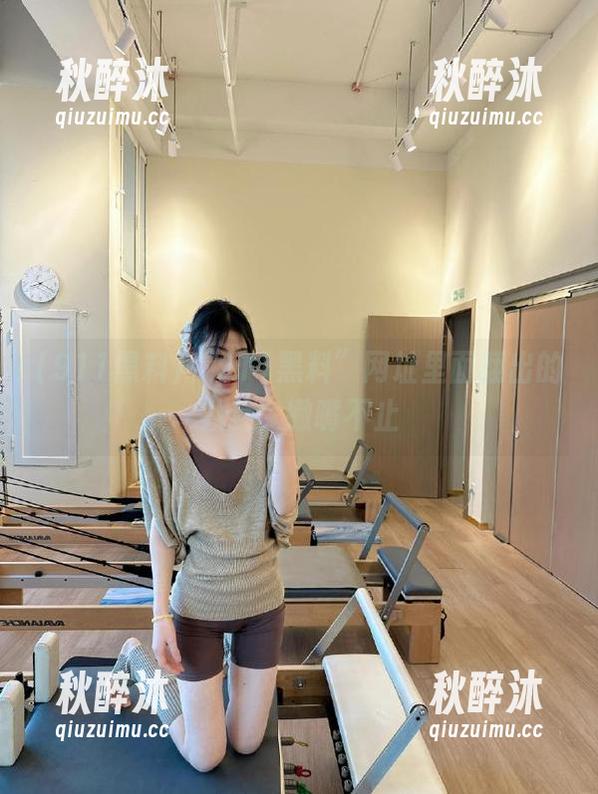 “911黑料”网址里面翻出的八卦，撇嘴不止