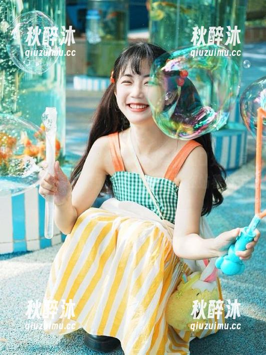 就在91吃瓜网的入口处，有一股奇妙的吸引力，让我一直在站着没走。