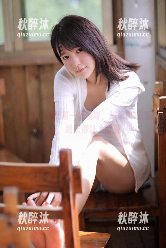 清晨第一杯咖啡，搭配99吃瓜app，绝配得让人害羞