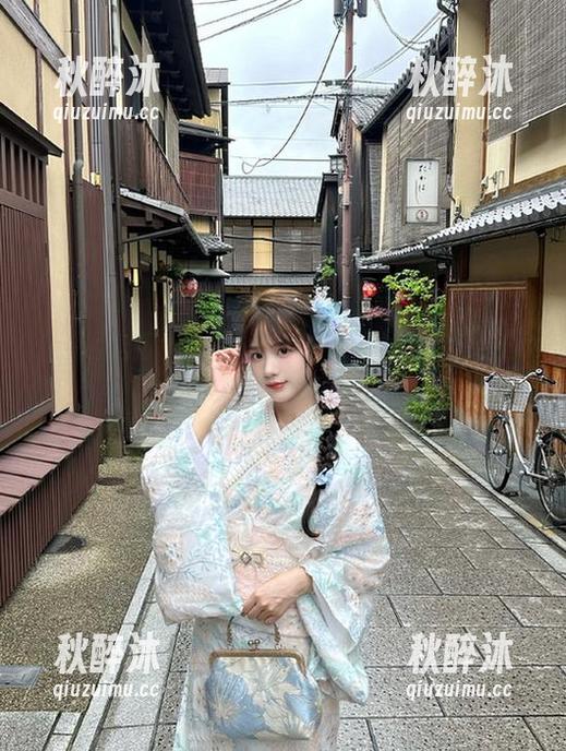 各种奇葩在“一起吃瓜com”，“入口”还算友好吗？