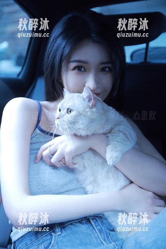 上“我要吃瓜”网址，心里默念：不要冲动，有理智！