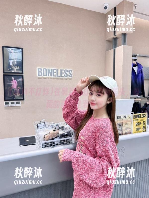 在黑料不打烊群聊里头，收藏的真不是表情包