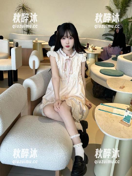 奇怪了，“黑料不打烊万里长征”app里的瓜都越来越靠谱不成了？
