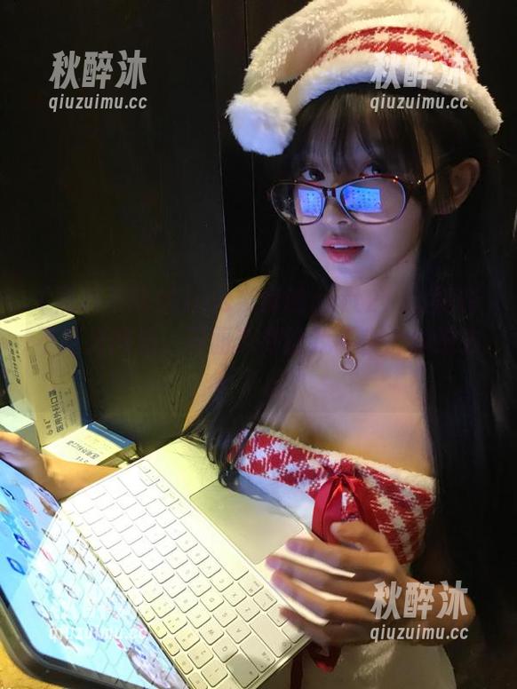 ios系统的zztt21su黑料不打烊网站，界面美得让我不小心掉进去了...
