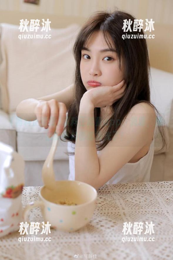 黑料正能量 黑料正能量app:我靠,爆出的小料都能发光了!