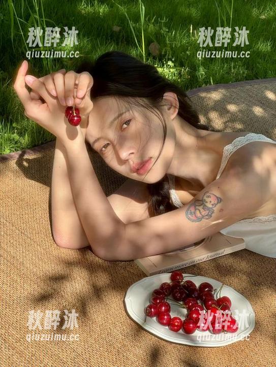 在“黑料网址”，每一次下滑都是一次小冒险